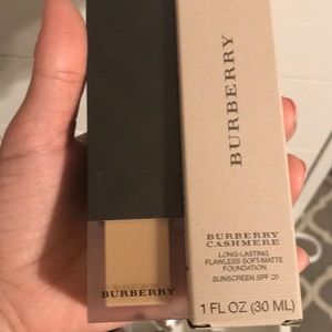 Burberry cashmere foundation beige no 26 used once